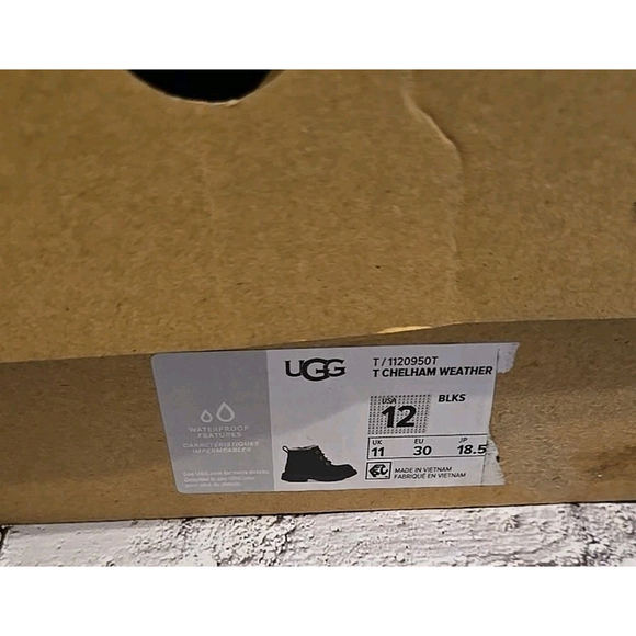 UGG Little Kids Size 12, New In Box, Black, Chelham Weather, Zipper Closure - Picture 5 of 7